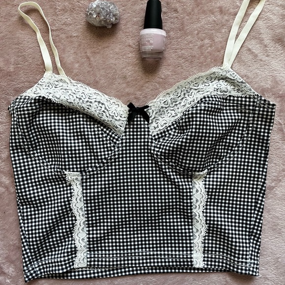 Cute plaid Tank top🖤 - Picture 2 of 3